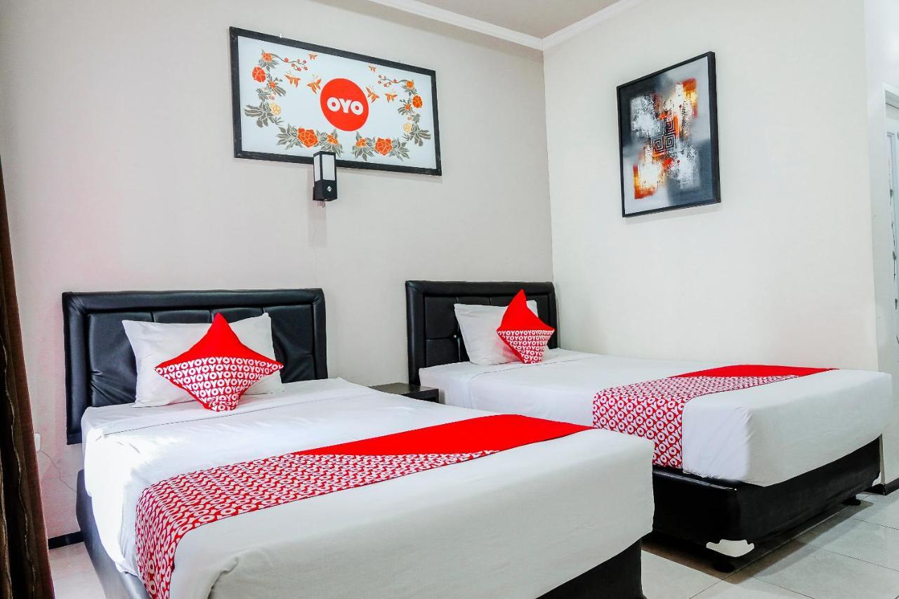 Oyo 803 Toetie Hotel Batu  Extérieur photo