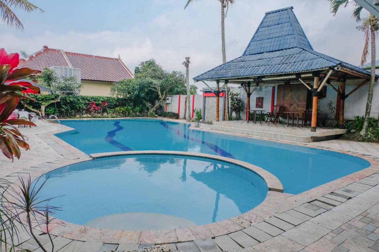 Oyo 803 Toetie Hotel Batu  Extérieur photo