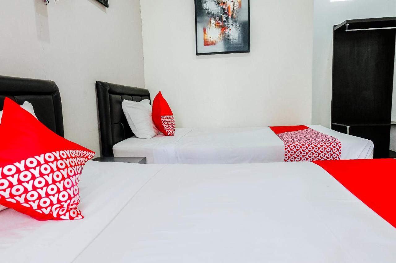 Oyo 803 Toetie Hotel Batu  Extérieur photo