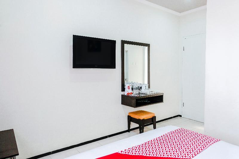 Oyo 803 Toetie Hotel Batu  Extérieur photo